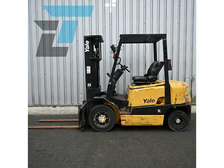 Dízel targoncák 1999  Yale GDP25RH Diesel heftruck (1)