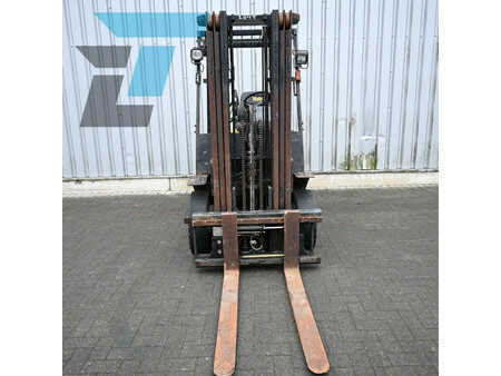 Dízel targoncák 1999  Yale GDP25RH Diesel heftruck (10)