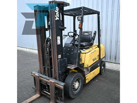 Dízel targoncák 1999  Yale GDP25RH Diesel heftruck (12)
