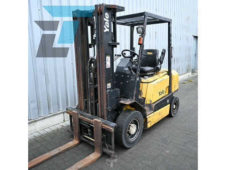 Dízel targoncák 1999  Yale GDP25RH Diesel heftruck (2)