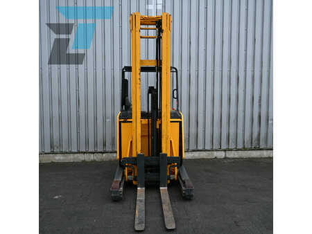 Schubmaststapler 2002  Jungheinrich ETV 214 Elektrische reachtruck (11)