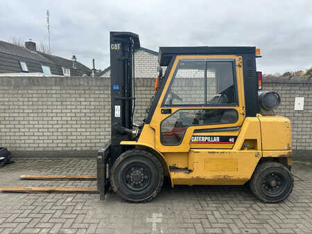 Chariots élévateurs GPL 2001  CAT Lift Trucks GP40K (1)