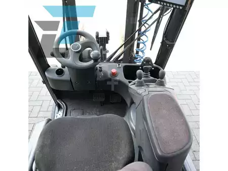 Elektromos 4 kerekű 2018  Linde E18PH-02 Linde E18PH-02 Elektrische Heftruck (17)