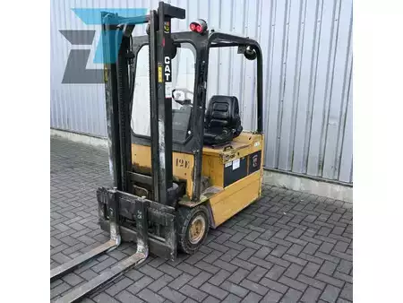 Chariots électriques à 3 roues - CAT Lift Trucks F30 Cat F30 Elektrische heftruck (11)