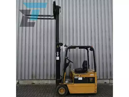 Chariots électriques à 3 roues - CAT Lift Trucks F30 Cat F30 Elektrische heftruck (4)