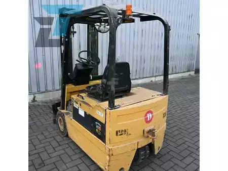 Chariots électriques à 3 roues - CAT Lift Trucks F30 Cat F30 Elektrische heftruck (7)