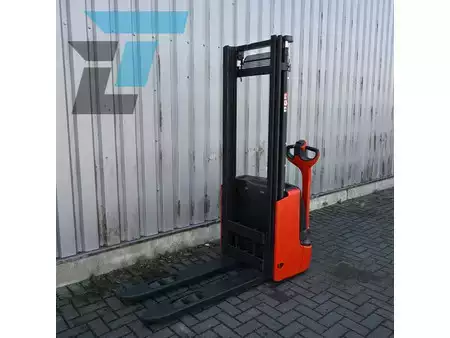 Apilador eléctrico - Linde L10 Elektrische stapelaar (2)