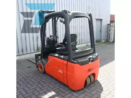 Chariots électriques à 3 roues 2011  Linde E16L-01 Elektrische heftruck (8)