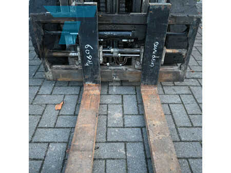 Chariots élévateurs GPL 2008  Toyota 02-8FGJF35 LPG Heftruck (13)