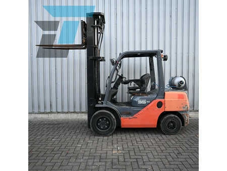 Chariots élévateurs GPL 2008  Toyota 02-8FGJF35 LPG Heftruck (4)