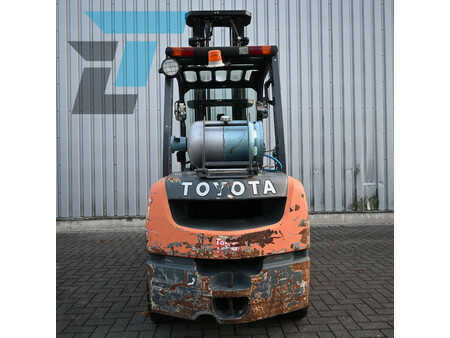 Chariots élévateurs GPL 2008  Toyota 02-8FGJF35 LPG Heftruck (7)