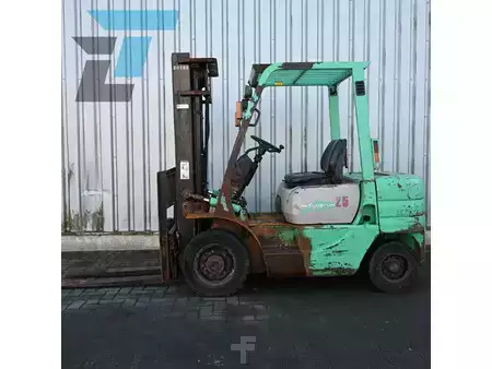 Diesel heftrucks 1998  Mitsubishi FD 25 Diesel heftruck (1)