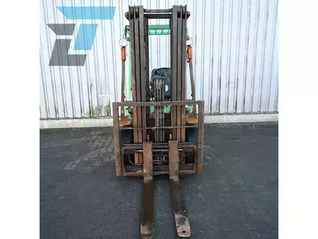 Diesel heftrucks 1998  Mitsubishi FD 25 Diesel heftruck (10)