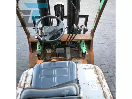 Diesel heftrucks 1998  Mitsubishi FD 25 Diesel heftruck (13)