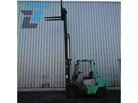 Diesel heftrucks 1998  Mitsubishi FD 25 Diesel heftruck (5)