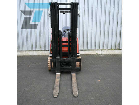 Eléctrico - 3 rodas 2006  BT C3E180 Elektrische heftruck (10)