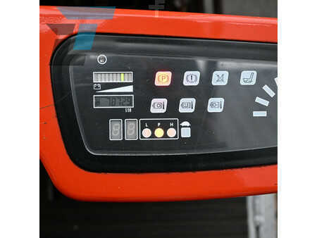 Eléctrico - 3 rodas 2006  BT C3E180 Elektrische heftruck (14)