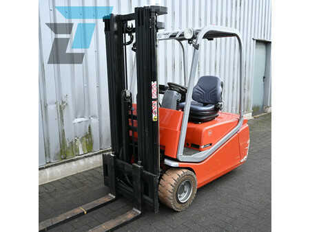 Eléctrico - 3 rodas 2006  BT C3E180 Elektrische heftruck (2)