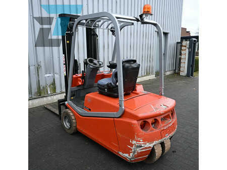 Eléctrico - 3 rodas 2006  BT C3E180 Elektrische heftruck (8)