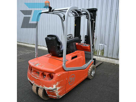 Eléctrico - 3 rodas 2006  BT C3E180 Elektrische heftruck (9)