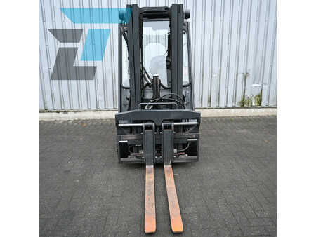 4-wiel elektrische heftrucks 2019  Linde E25-01 Elektrische Heftruck (10)