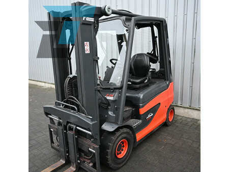 4-wiel elektrische heftrucks 2019  Linde E25-01 Elektrische Heftruck (12)