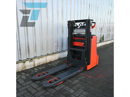 Hochhubwagen 2020 Linde D06 Elektrische stapelaar (2)