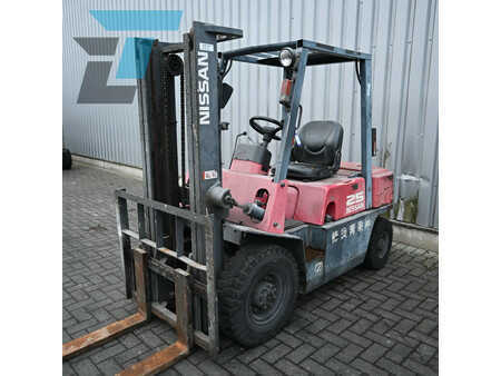 Chariots élévateurs à essence 2000  Nissan NJ02M20 Benzine heftruck (11)