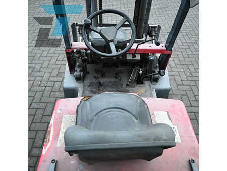 Chariots élévateurs à essence 2000  Nissan NJ02M20 Benzine heftruck (12)