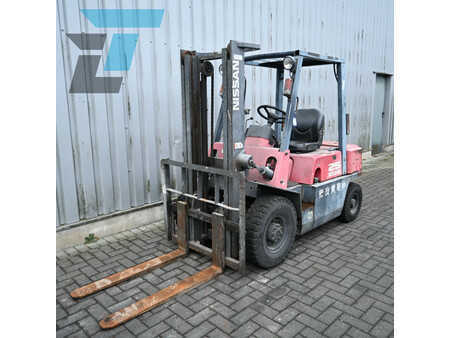 Chariots élévateurs à essence 2000  Nissan NJ02M20 Benzine heftruck (2)