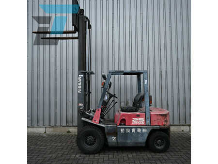 Chariots élévateurs à essence 2000  Nissan NJ02M20 Benzine heftruck (4)