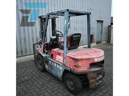 Chariots élévateurs à essence 2000  Nissan NJ02M20 Benzine heftruck (7)