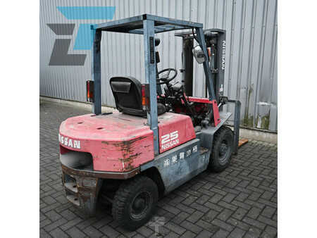 Chariots élévateurs à essence 2000  Nissan NJ02M20 Benzine heftruck (8)