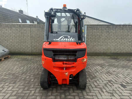 Empilhador a gás 2016  Linde H35T-02 (6)