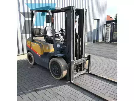 Chariots élévateurs GPL 2016  TCM FHG30T3 TCM FHG30T3 LPG Heftruck (11)