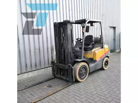 Chariots élévateurs GPL 2016  TCM FHG30T3 TCM FHG30T3 LPG Heftruck (2)