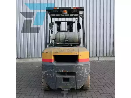 Chariots élévateurs GPL 2016  TCM FHG30T3 TCM FHG30T3 LPG Heftruck (7)