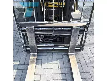 LPG heftrucks 2012  Yale GLP30VX V3045 LPG Heftruck (12)