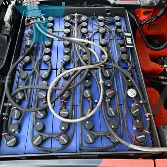 Chariots électriques à 4 roues 2018  Linde E16PH-02 (17)