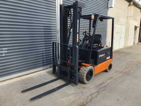 El Truck - 4-hjul 2012  Doosan B25X - 5 (2)