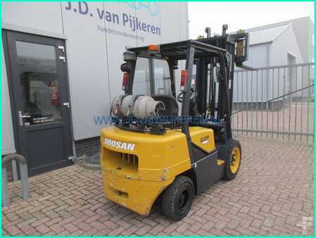 LPG VZV 2007  Doosan G33P-3 3.3t triplex5.6m+freelift+sideshift 7920uur (9)