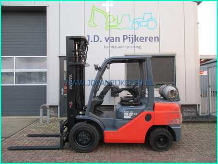 LPG VZV 2008  Toyota 02-8FGJF35 5964uur triplex5m+shift+vorkverstel+TUV (1)