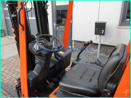 3-wiel elektrische heftrucks 2002  Carer NK10 COMPACT 2146uur! triplex+sideshift+accu80% (4)