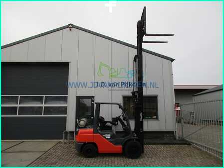 Toyota 02-8FGJF35 triplex5m+shift+forkpositioner+TUV 5889uur!