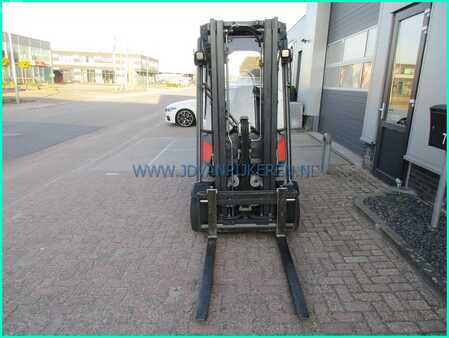 Chariots élévateurs GPL 2016  Linde H20T-01 evo triplex4.6m+freelift+sideshift 2.1m high (12)
