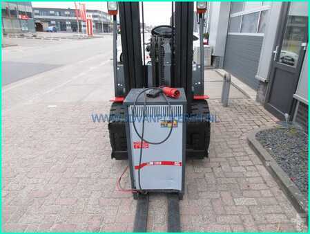 Elektryczne 4-kołowe 2013  Heli CPD35G2 3.5t 2233uur triplex4.5m+sideshift+accu81%+TUV (15)