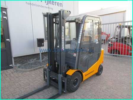 Carrelli elevatori GPL 2007  Jungheinrich TOP! TFG316 3216uur cabine+sideshift! (3)