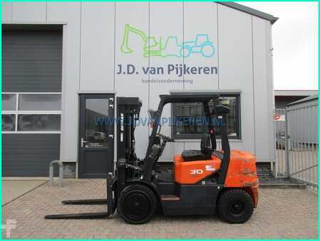 Dieselstapler 2009  Doosan D30G 3t diesel triplex4.7m+sideshift 4961uur 214cm (1)