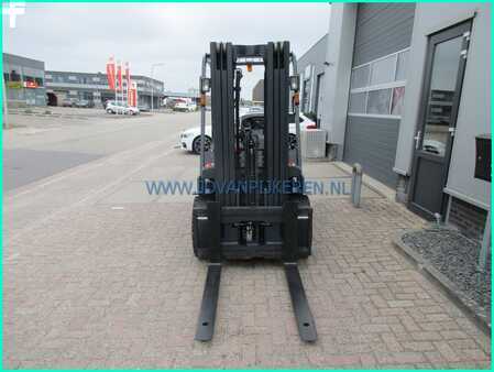 Dieselstapler 2009  Doosan D30G 3t diesel triplex4.7m+sideshift 4961uur 214cm (11)