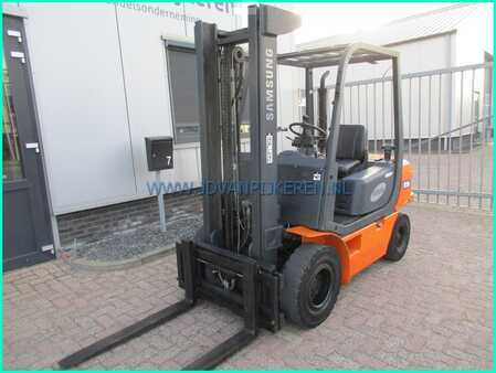 Diesel heftrucks 1998  Samsung SF25D 2500kg diesel 6878 uur + sideshift (3)